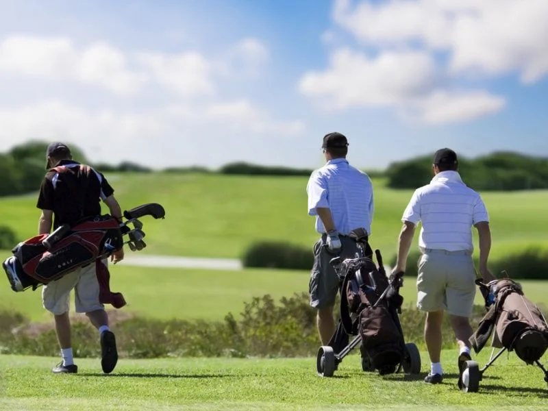 Rozpaky u šatníku před první návštěvou golfiště netřeba