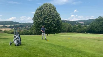 Když nás golf obnažuje… aneb: Birdie, Pary a Tripláče