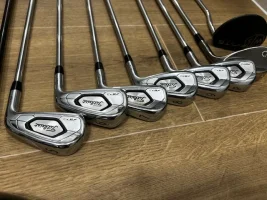 Prodám kompletní set -Titleist AP3 vč.fairway dřevo a hybrid, driver TM M6, putter WS