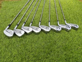 Prodám golfové hole Mizuno JPX 921 Hot Metal 8ks. 4-9, P,G.